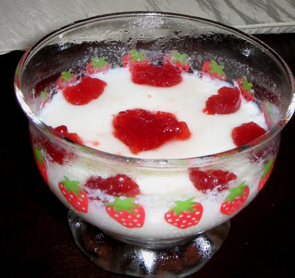 [strawberry+preserve+vanilla+panna+cotta+(2).JPG]