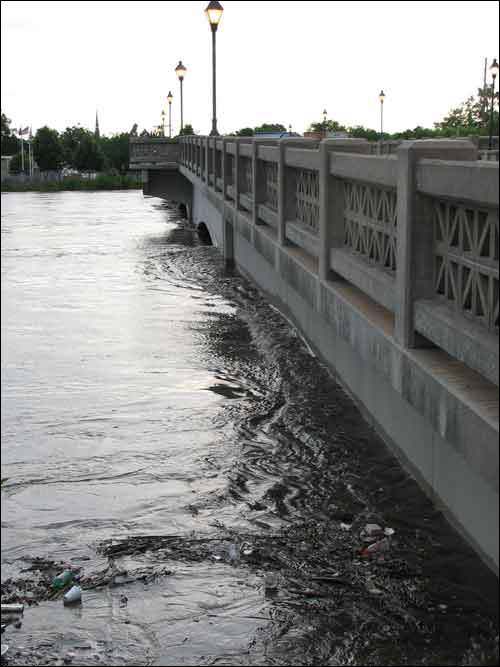 [Flood2008D.jpg]