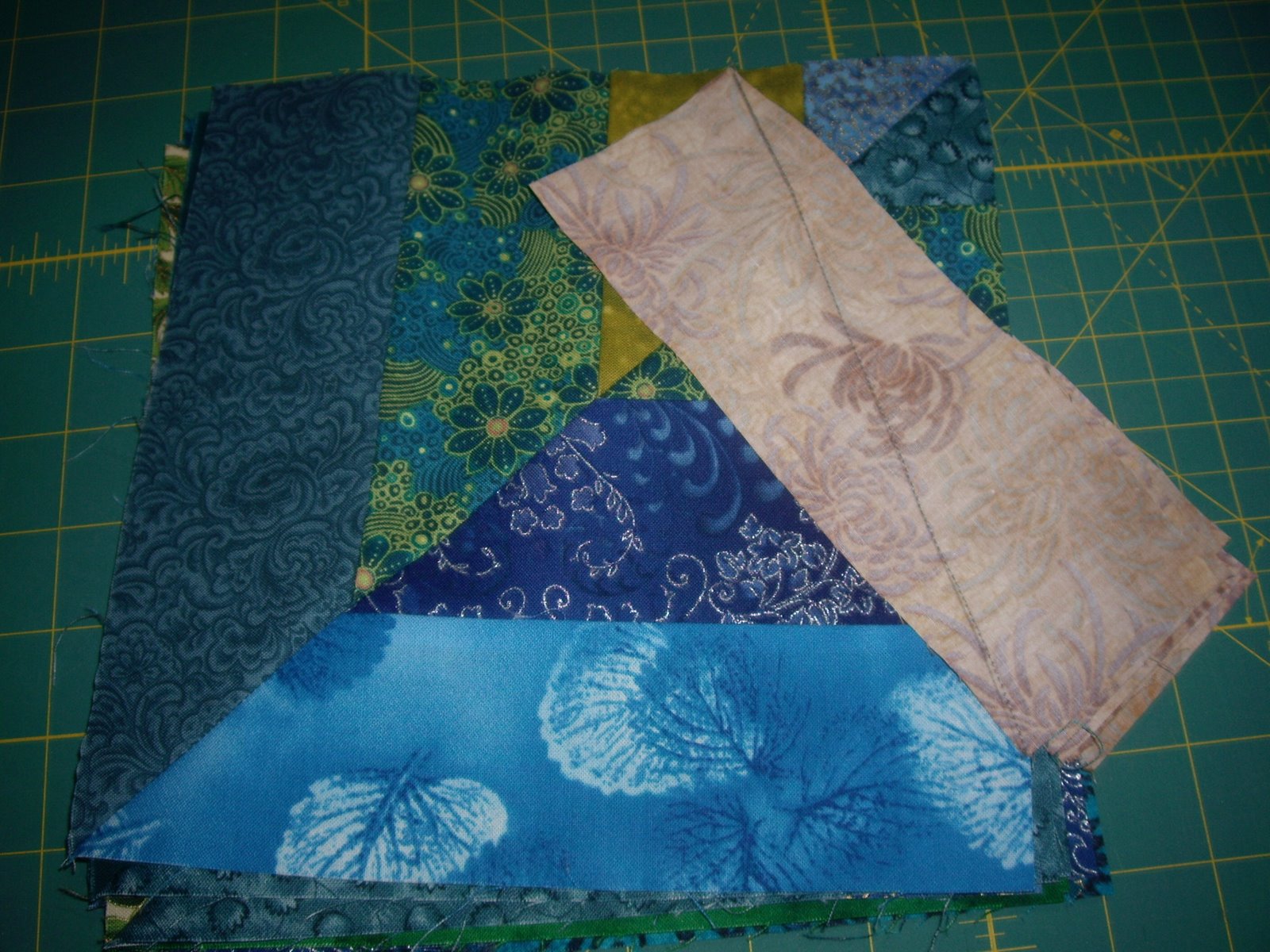 [quilts+and+collages+(3).JPG]
