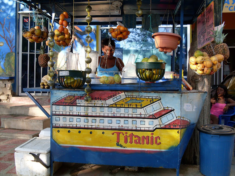 Vendeuse de jus de fruits a Taganga