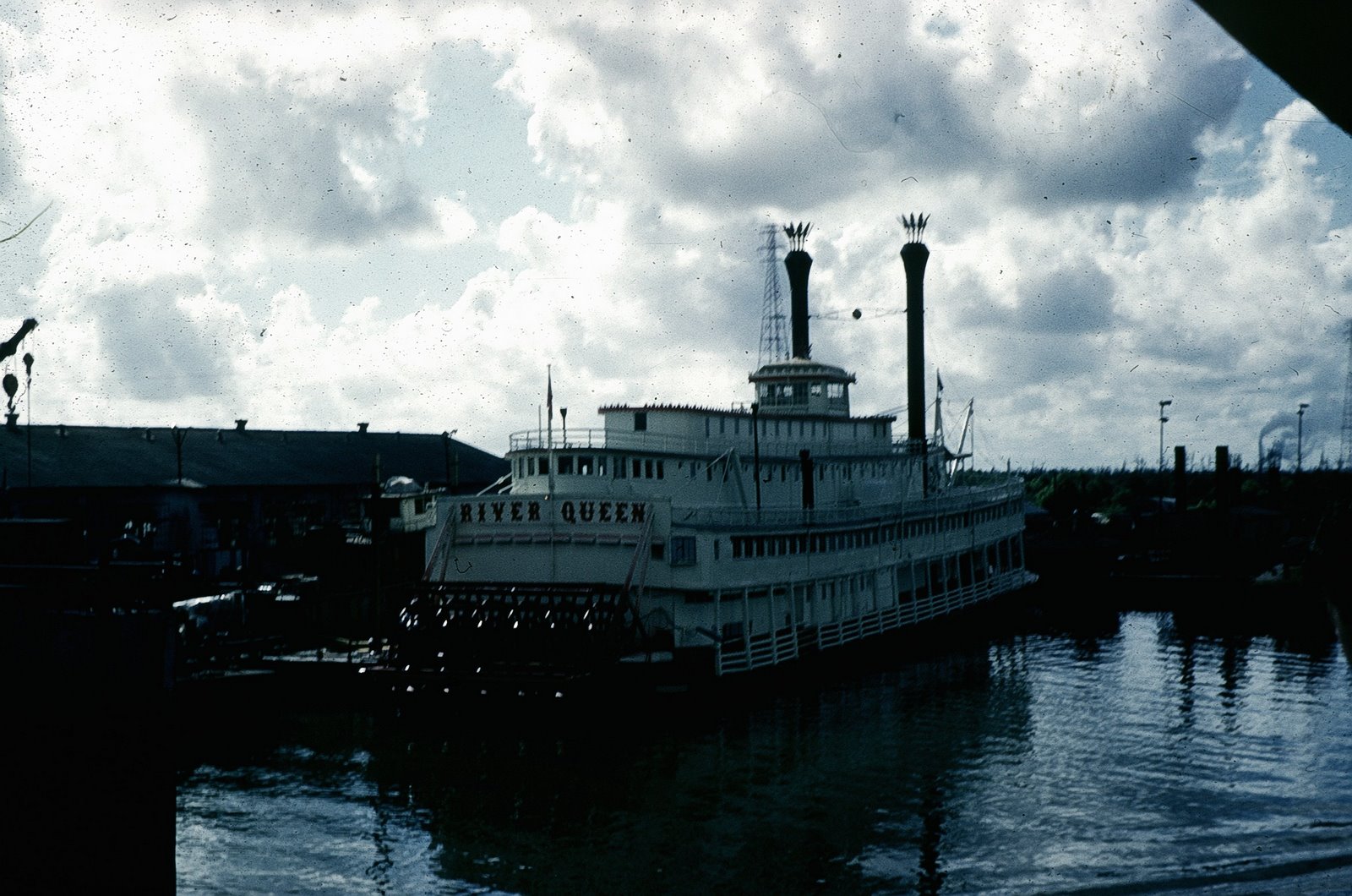 [Missisippi+River+Boat+New+Orleans.jpg]