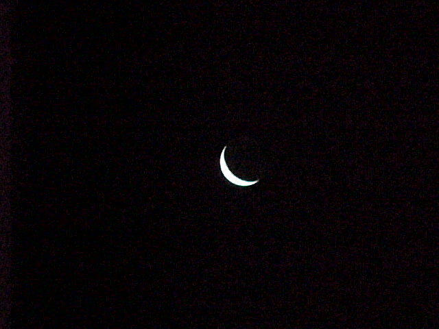 [Crescent-moon-10xZoom-dusk-Pic2-2002-06-14_17h40m.jpg]