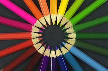 [350px-Colouring_pencils.jpg]