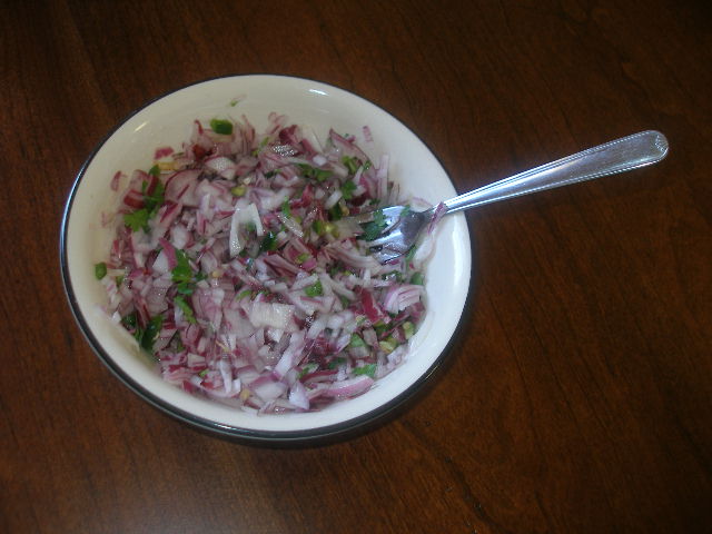 [onions+for+uthappam.JPG]