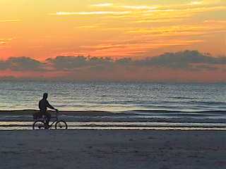 [sunset_bike.jpg]