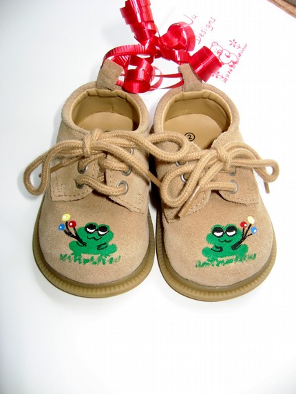 [sizes-234-shoes-frog-handpainted.jpg]