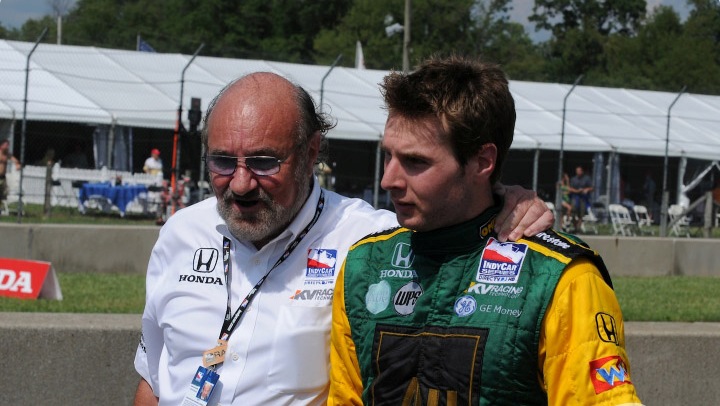 [indycar-2008-mo-as-0173+-+Kevin+Kalkhoven+gives+Will+Power+a+pat+on+the+back.jpg]