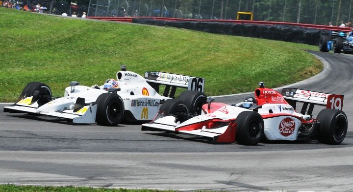 [indycar-2008-mo-as-0144+-+Mario+Moraes+and+Graham+Rahal+battle+for+position+on+drys.jpg]