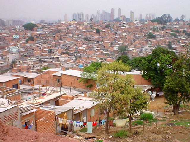 [favela2.jpg]