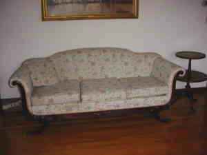 [antique+sofa.jpg]