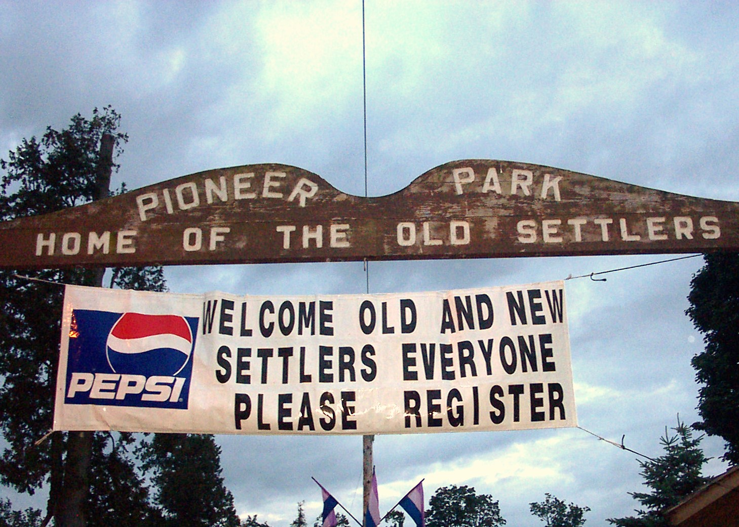 [00+Ferndale+Pioneer+Park+Home+of+the+Old+Settlers.JPG]