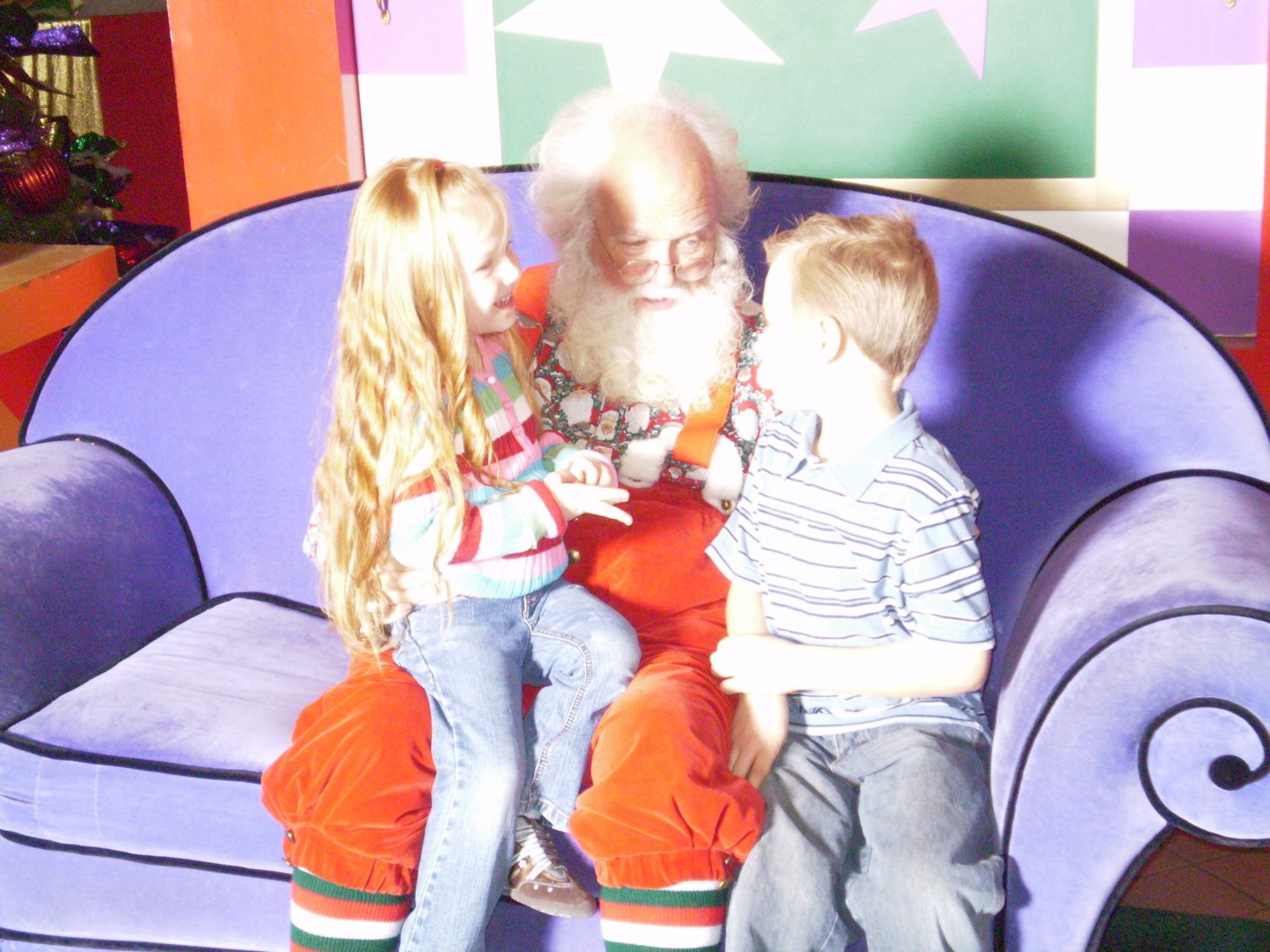 [kids+with+Santa.JPG]