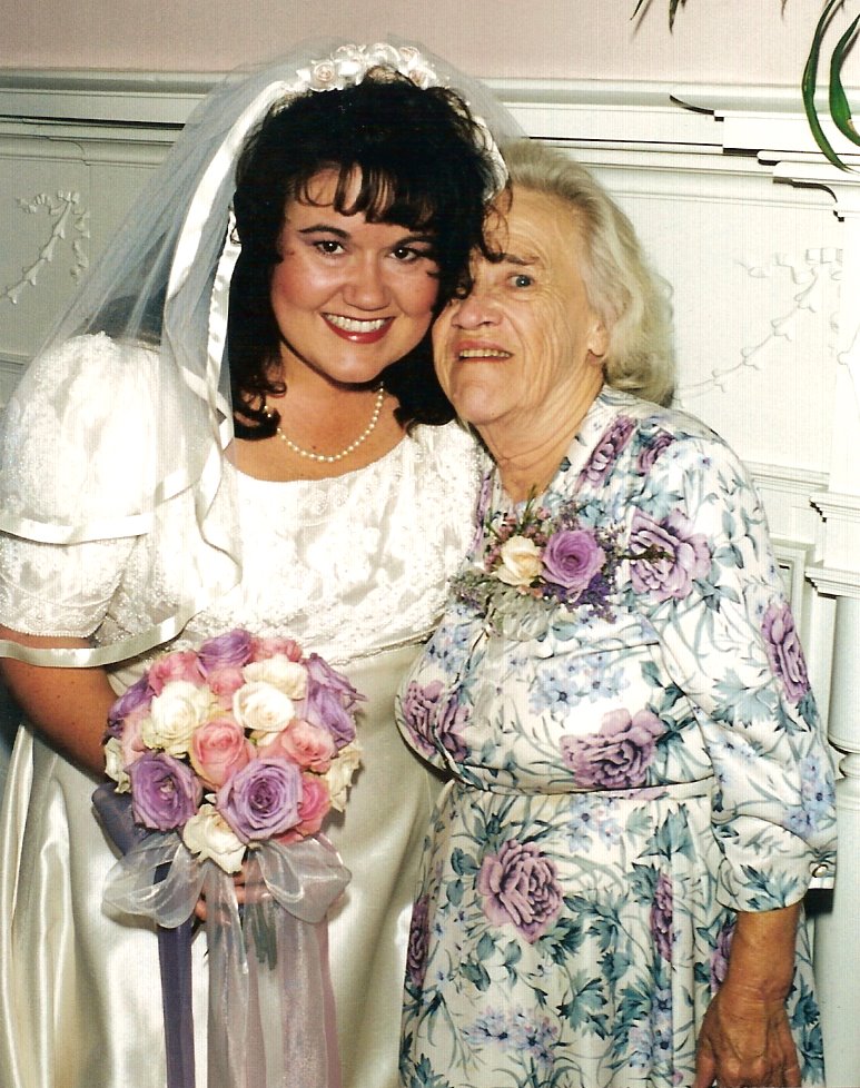 [me+and+grandma+wedding.bmp]