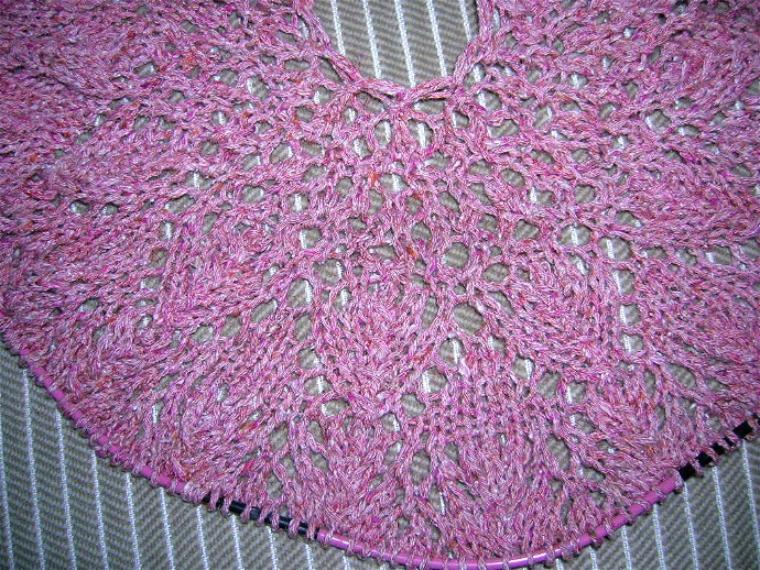 [pink+shawl+progress+1.jpg]
