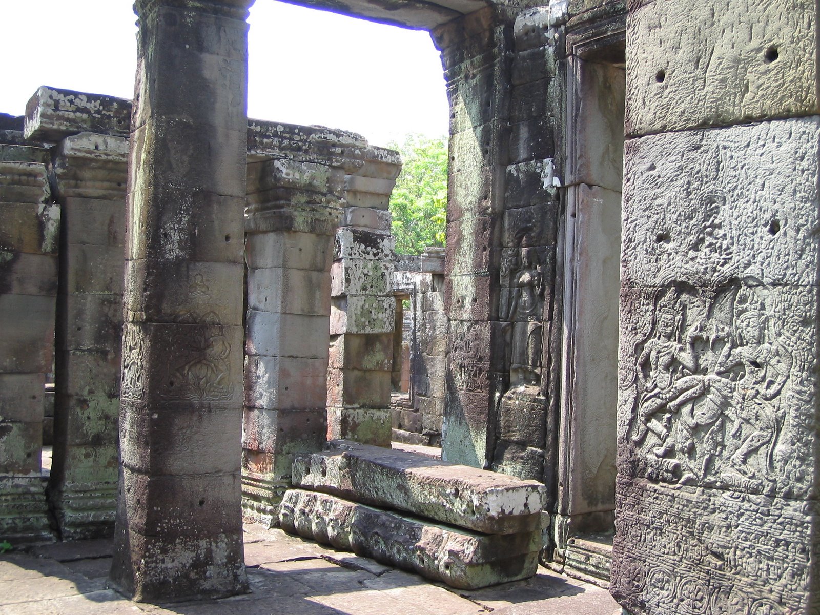 [AM@Angkor1.JPG]