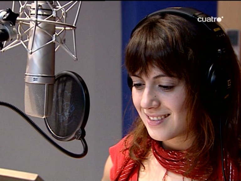 María Villalón en Factor X >> Actuaciones, entrevistas, lives - Página 2 Factor+eXtra+despues+de+semifinal+(6)