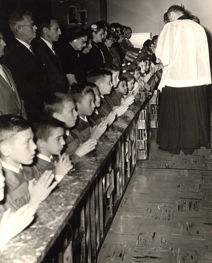 [st_mary_of_the_lake_first_communion_1950s.jpg]
