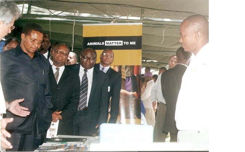 [Kikwete+Arusha+VIC+Exhibition+Nov+2007.bmp]