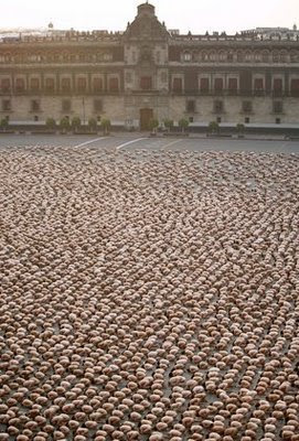 Spencer Tunik photograhy, Thousands of naked volunteers posed in Mexico City (Reuters: Daniel Aguilar)