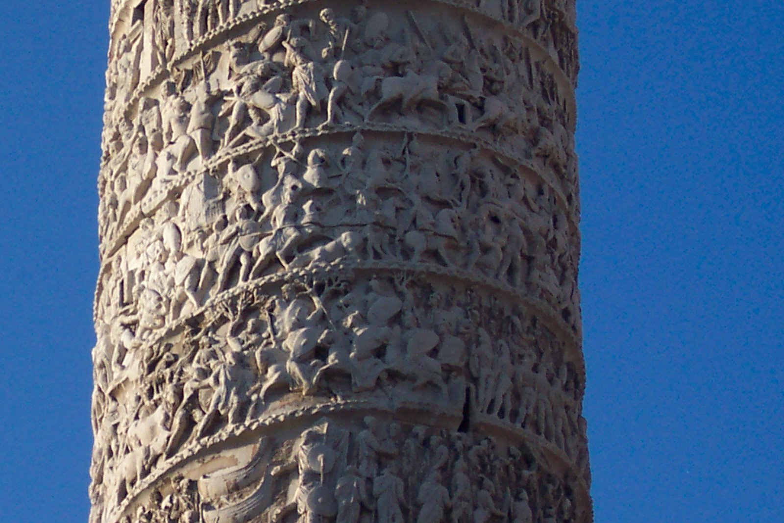 [Apollodorus+of+Damascus+-+Trajan's+column+close_up_carvings.jpg]