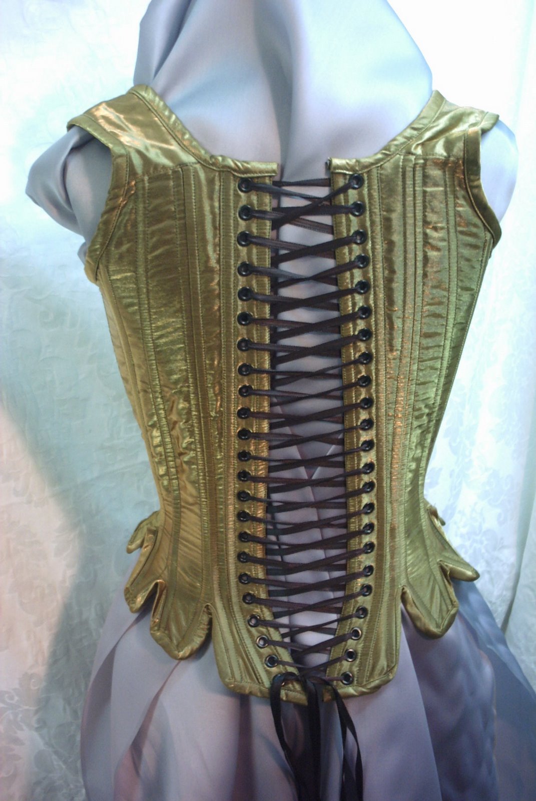 [gold+corset+back.JPG]