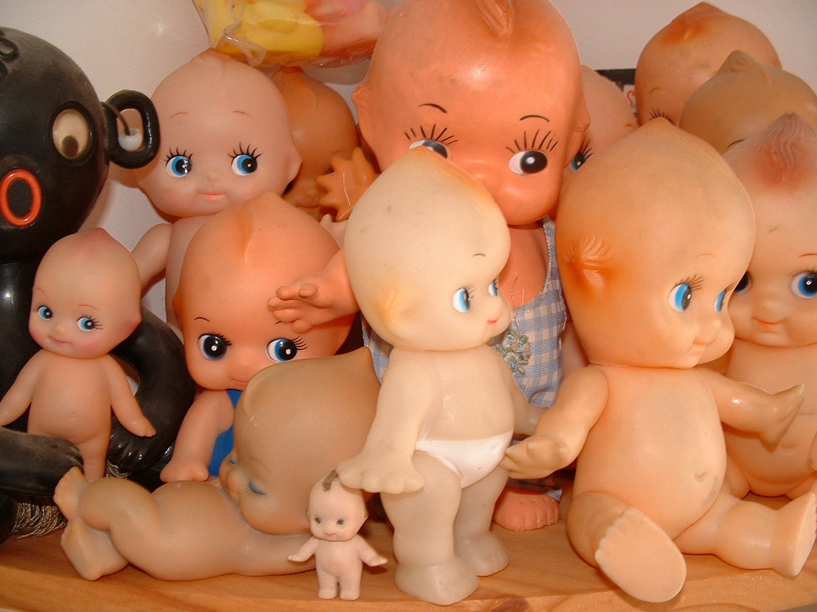 [Kewpie+dolls.JPG]