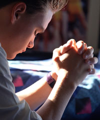 [teen_praying.jpg]