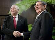 [Raúl+Castro+con+Moratinos.jpg]