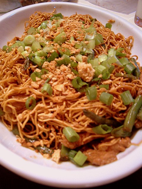 [Glamahs+Pan+Fried+Hong+Kong+Noodles+with+pork.jpg]