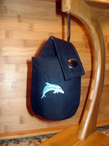 [dolphin+cell+pouch.jpg]