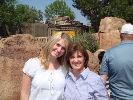 [Mom+and+me+at+Disneyland.jpg]