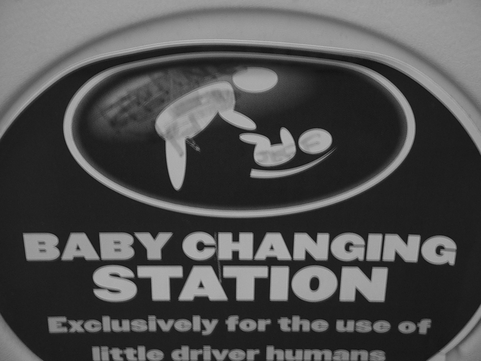 [03+Baby+changing+station.JPG]