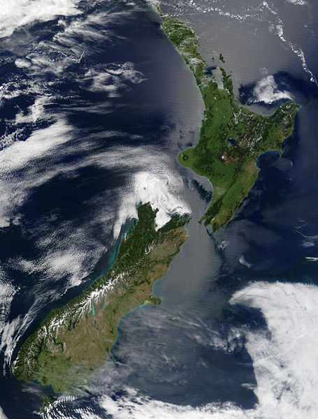 [455px-Satellite_image_of_New_Zealand_in_December_2002.jpg]
