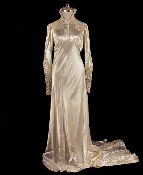 [Deco+patterned+lace+and+satin,+circa+1935.jpg]