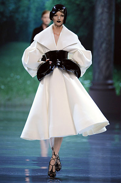 [diorcouture_fw0809_1.jpg]