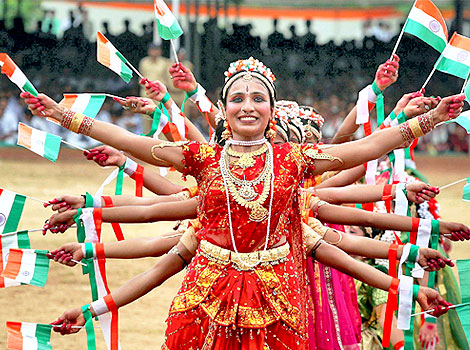 [Indian+flag+holding+lady.jpg]
