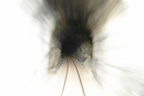 [La+oscuridad+al+comienzo+del+tunel.jpg]