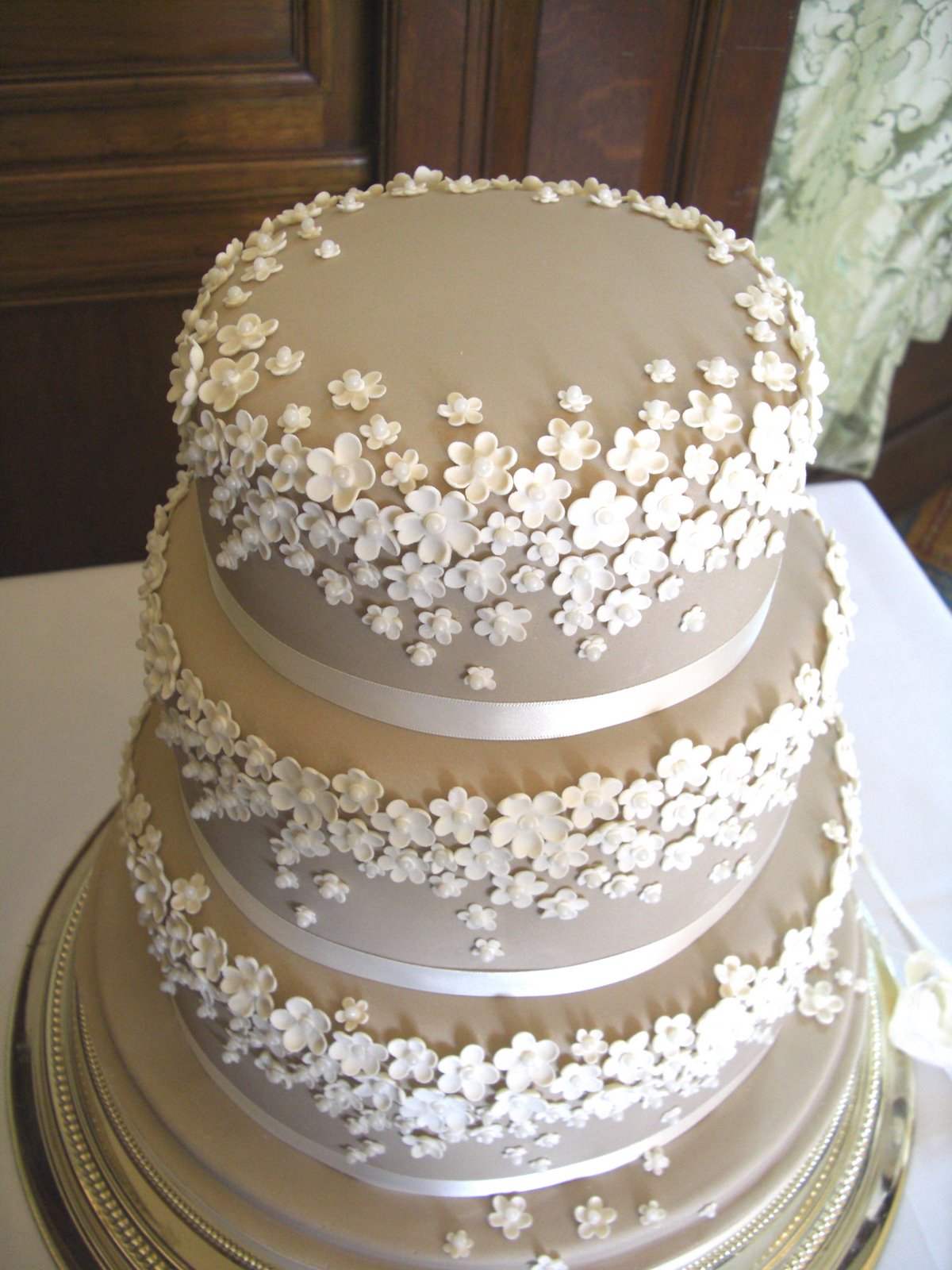 [Sarah+&+Anthony's+Wedding+Cake+020.jpg]