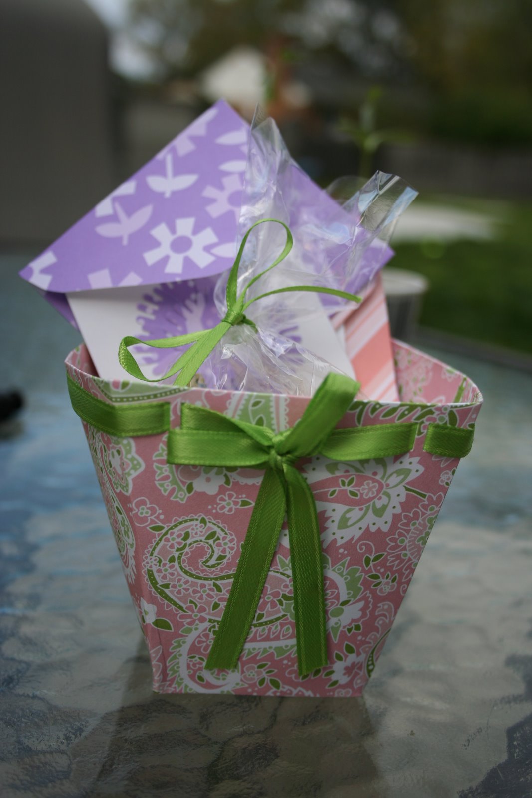 [juliya+flowerpot+gift.jpg]