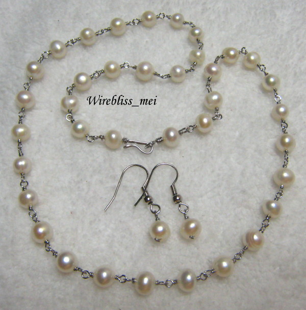 Wire wrapped Pearl Necklace and Earrings
