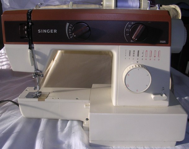 [sewingmachine1.JPG]