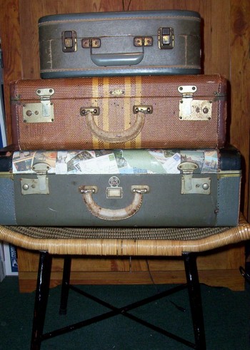 [old+suitcases.jpg]