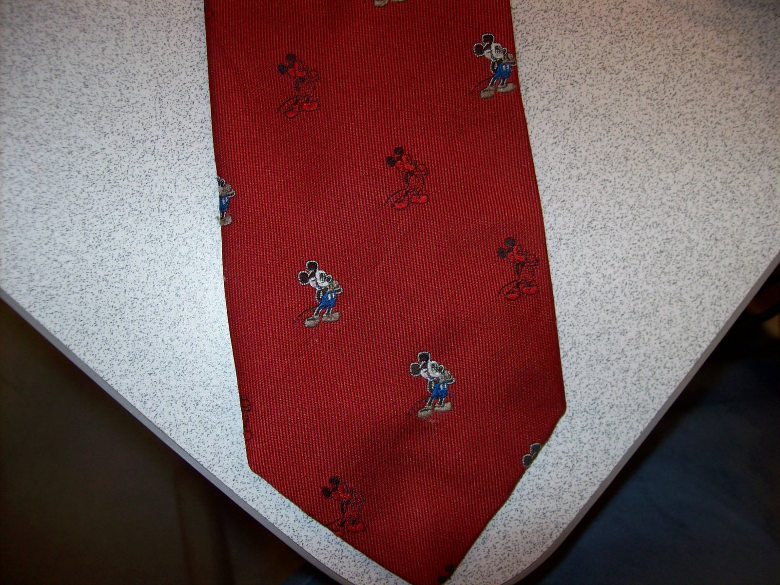 [Mickey+Mouse+Red+Tie.JPG]