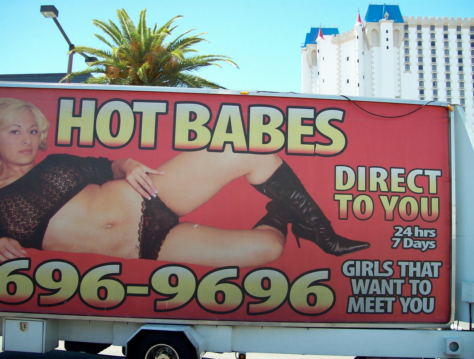 [hot+babes+direct+to+you.jpg]