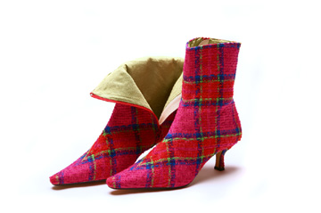 [pink-tweed-boots-medium.jpg]