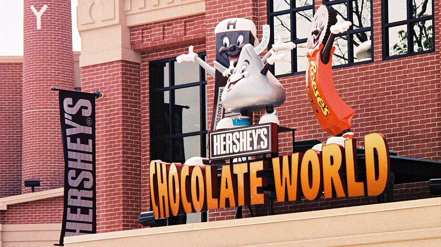 [hershey+park+pic+chocolate+factory+sign_edited+2.jpg]