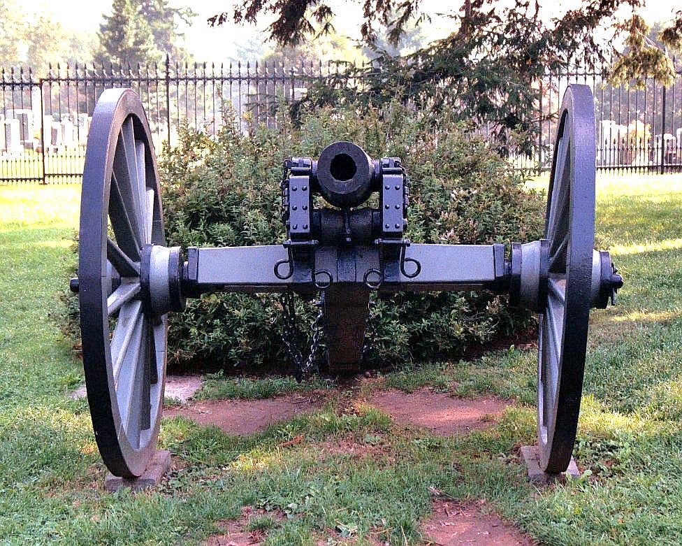 [gettysburg+pic+of+cannon_1A_edited+2.jpg]