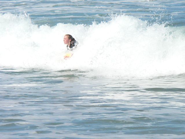 [Vic+surfer.jpg]
