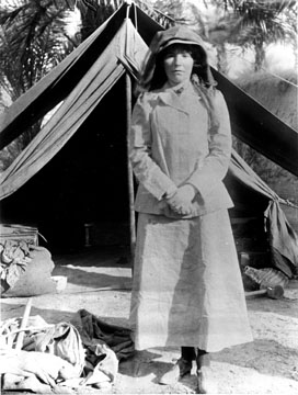 [BellK_218_Gertrude_Bell_in_Iraq_in_1909_age_41.jpg]