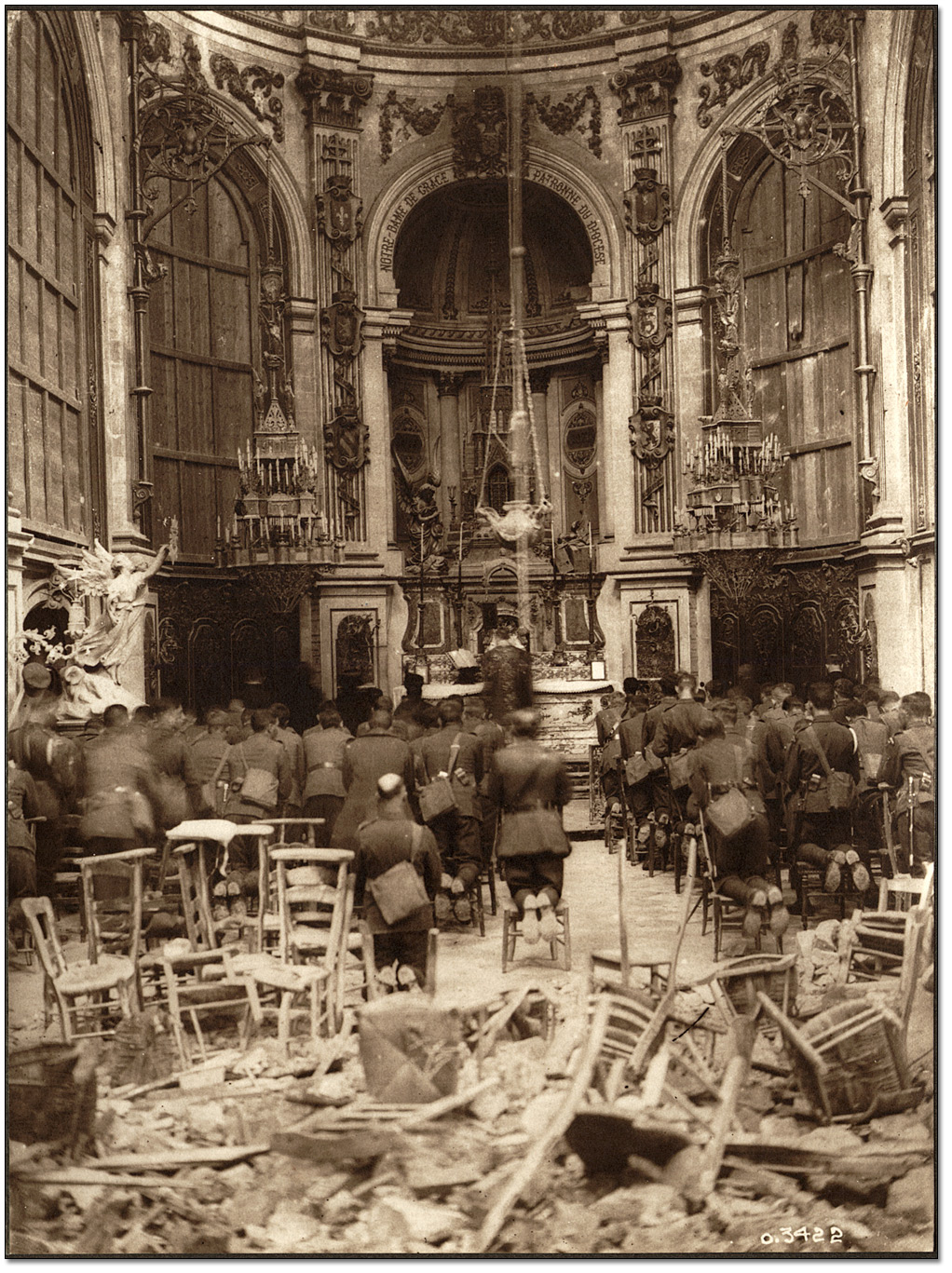 [Thanksgiving_Service_Attended_by_Canadian_Troops_Being_Held_in_the_Cambrai_Cathedral.jpg]